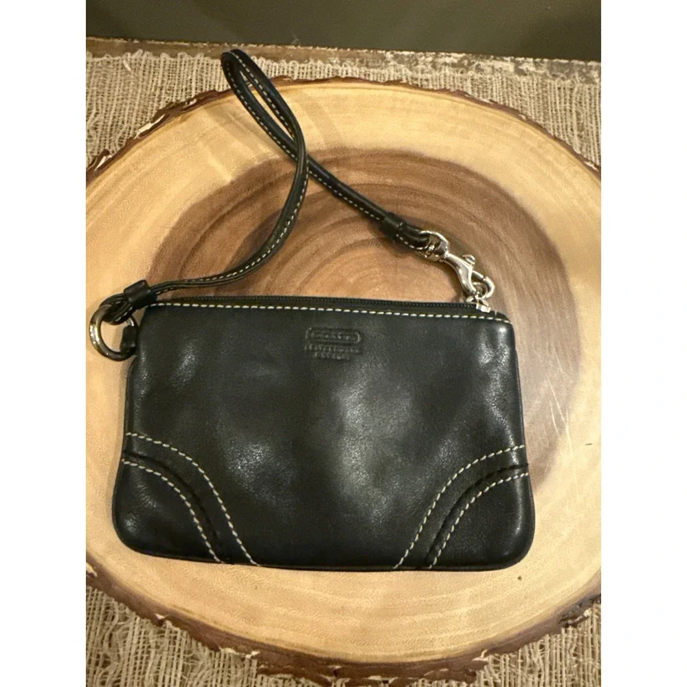 COACH Leatherware Black Soft Smooth Leather Mini‎ Purse Zip Wristlet Bag Vintage